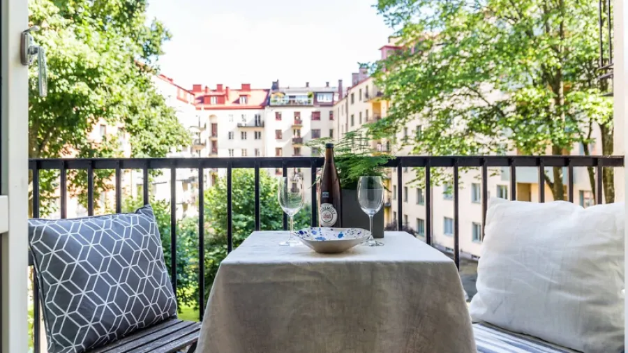 En av våra vädringsbalkonger från trapphuset